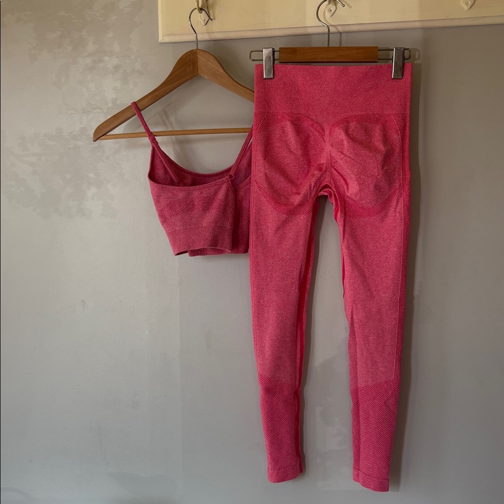 Pink Workout Set Size Small Sports Bra & Leggings Yoga Outfit - Picture 5 of 9